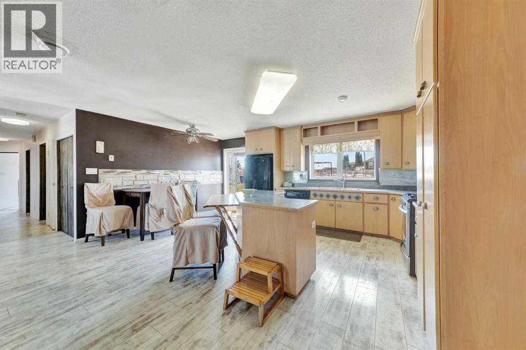 117 2 Avenue W - photo 5