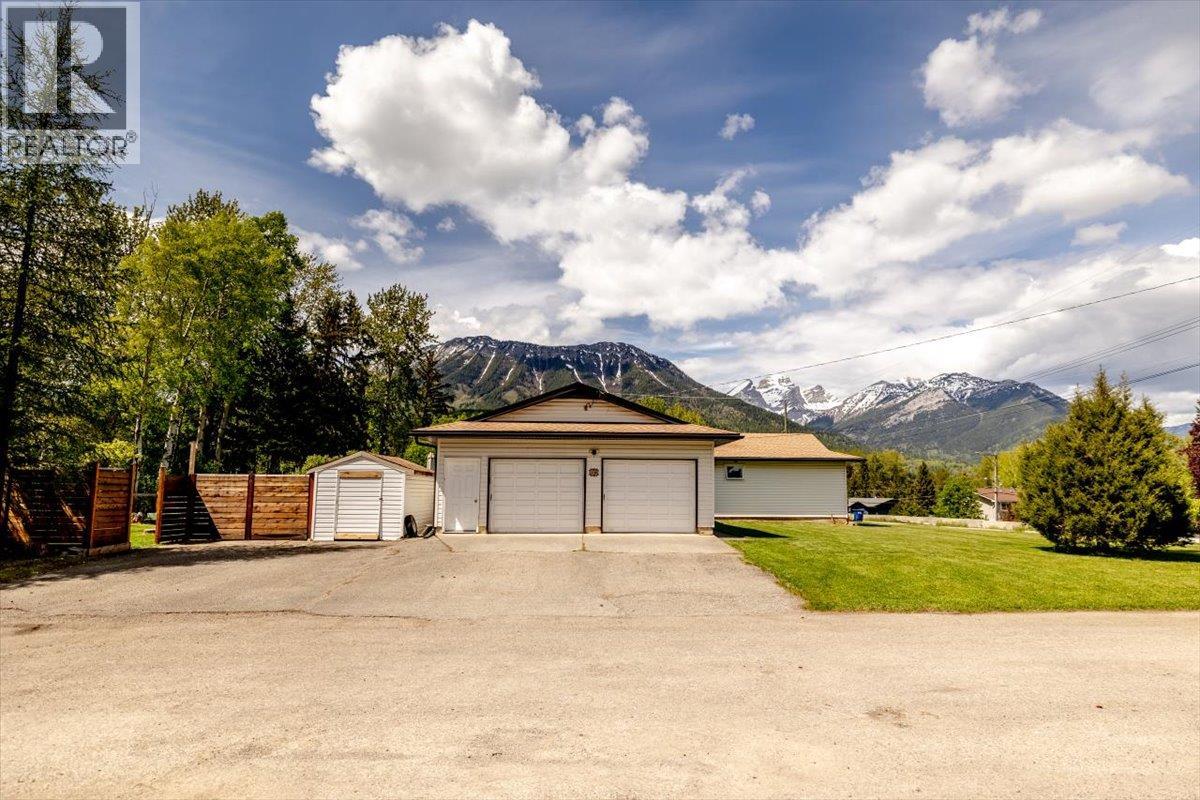 39 ELKVIEW Drive - 68