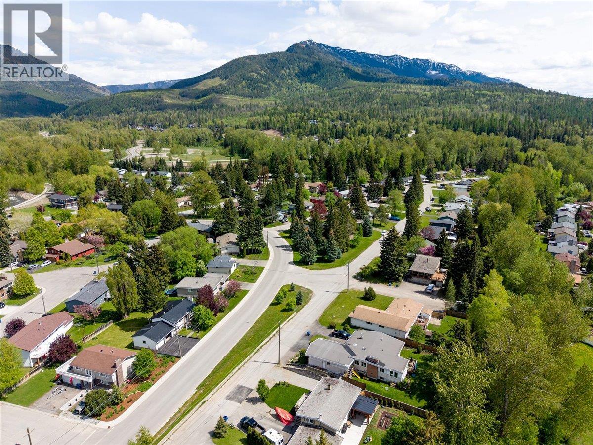 39 ELKVIEW Drive - 90