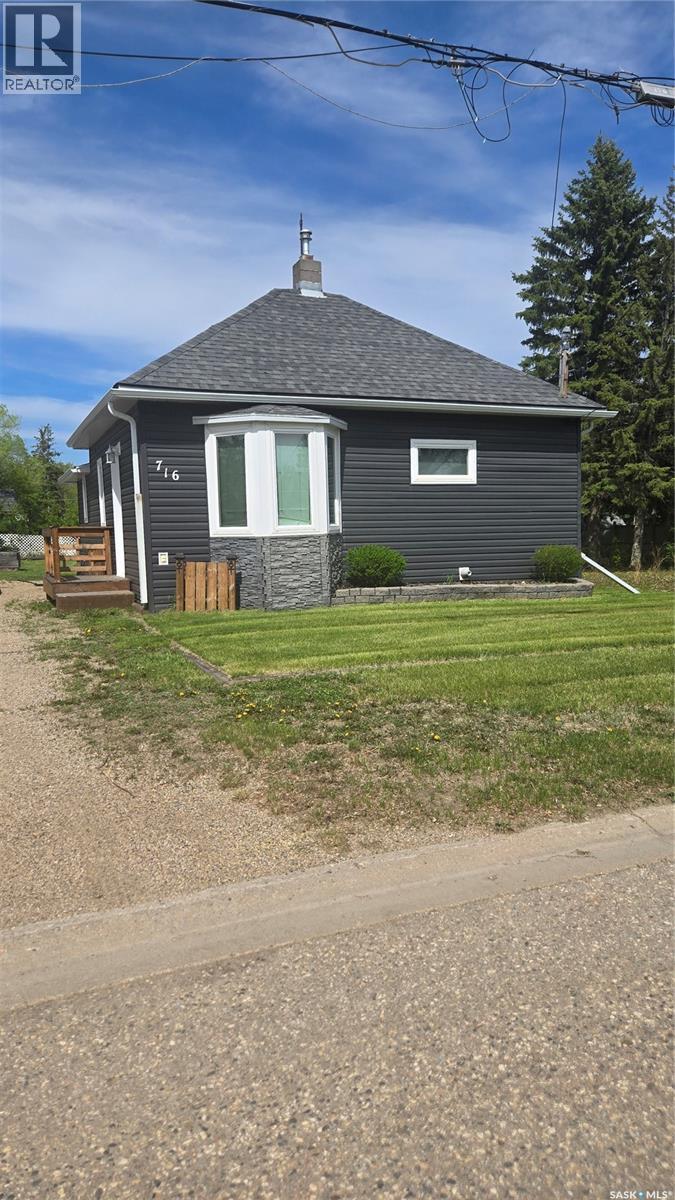 716 Walsh AVENUE - 1