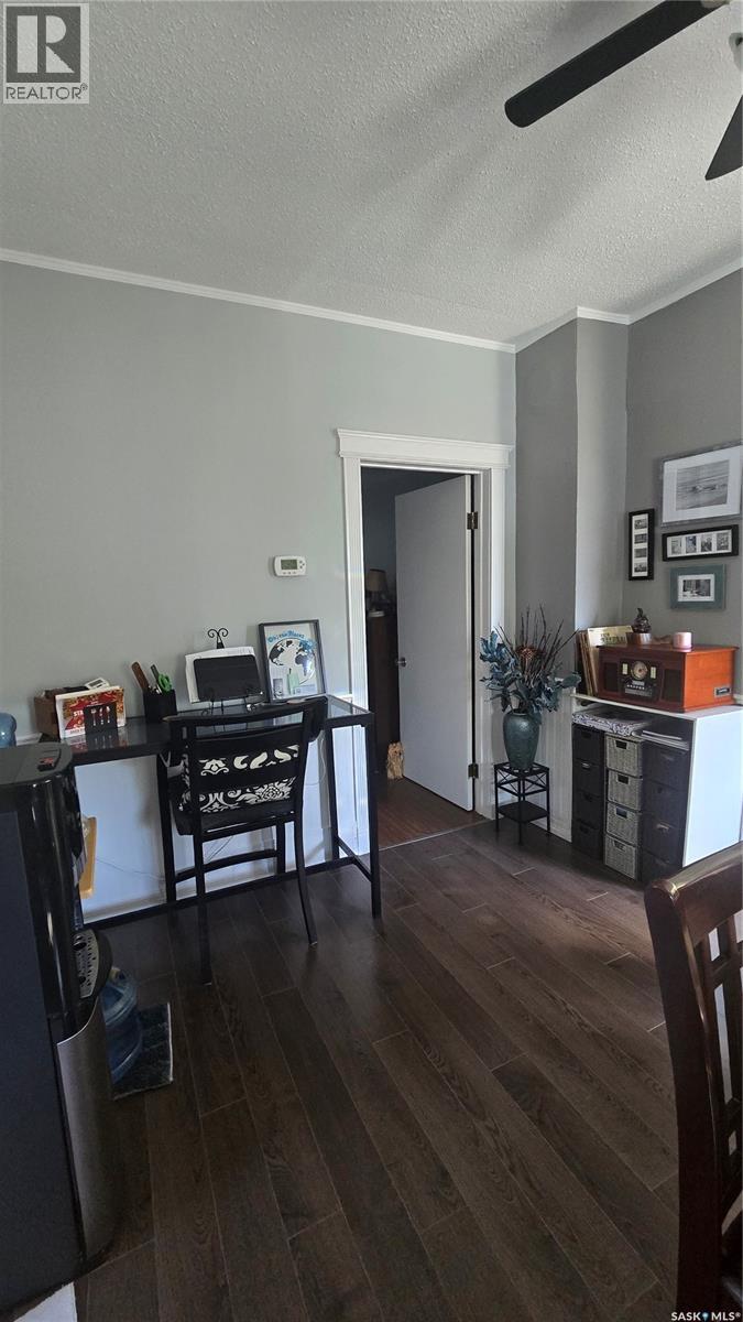 716 Walsh AVENUE - 11