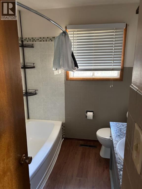 9636 108 Avenue - 8