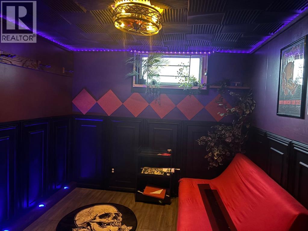 9636 108 Avenue - 11