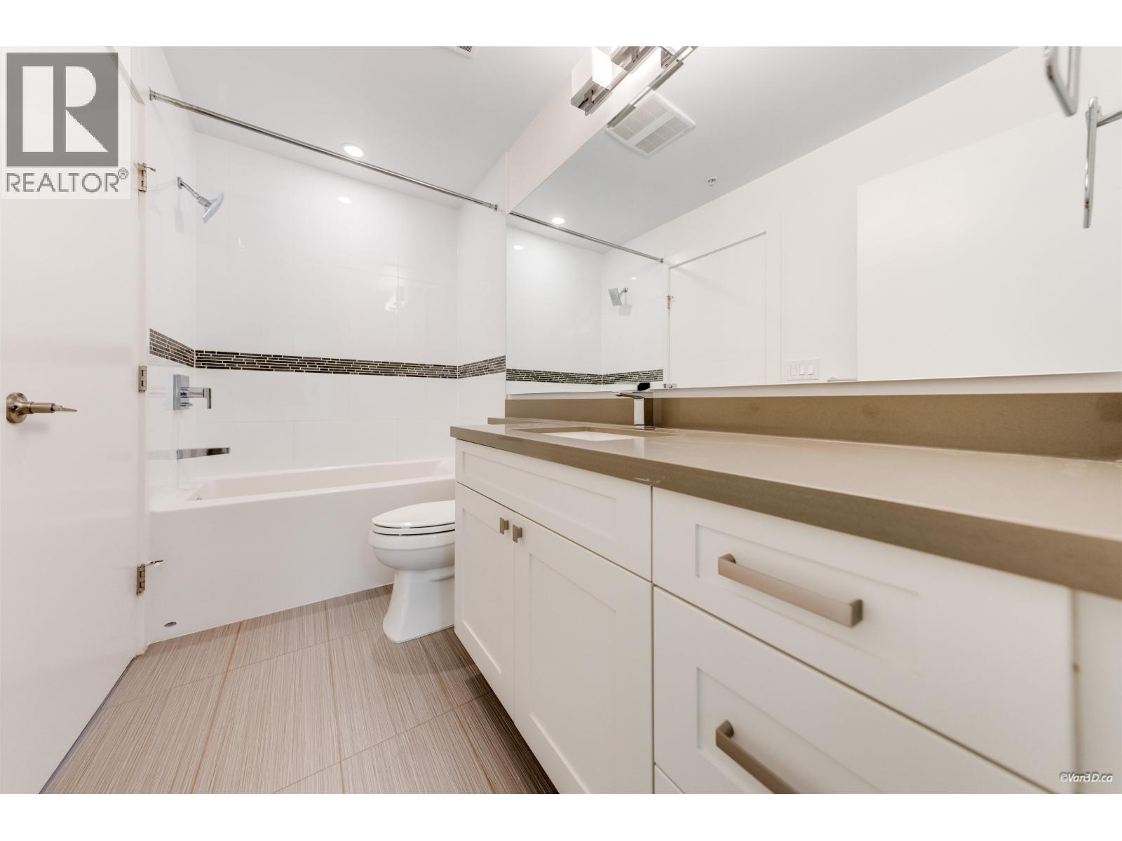 411 3399 NOEL DRIVE, Burnaby