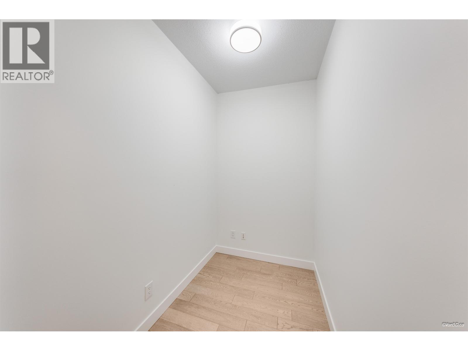 411 3399 NOEL DRIVE, Burnaby