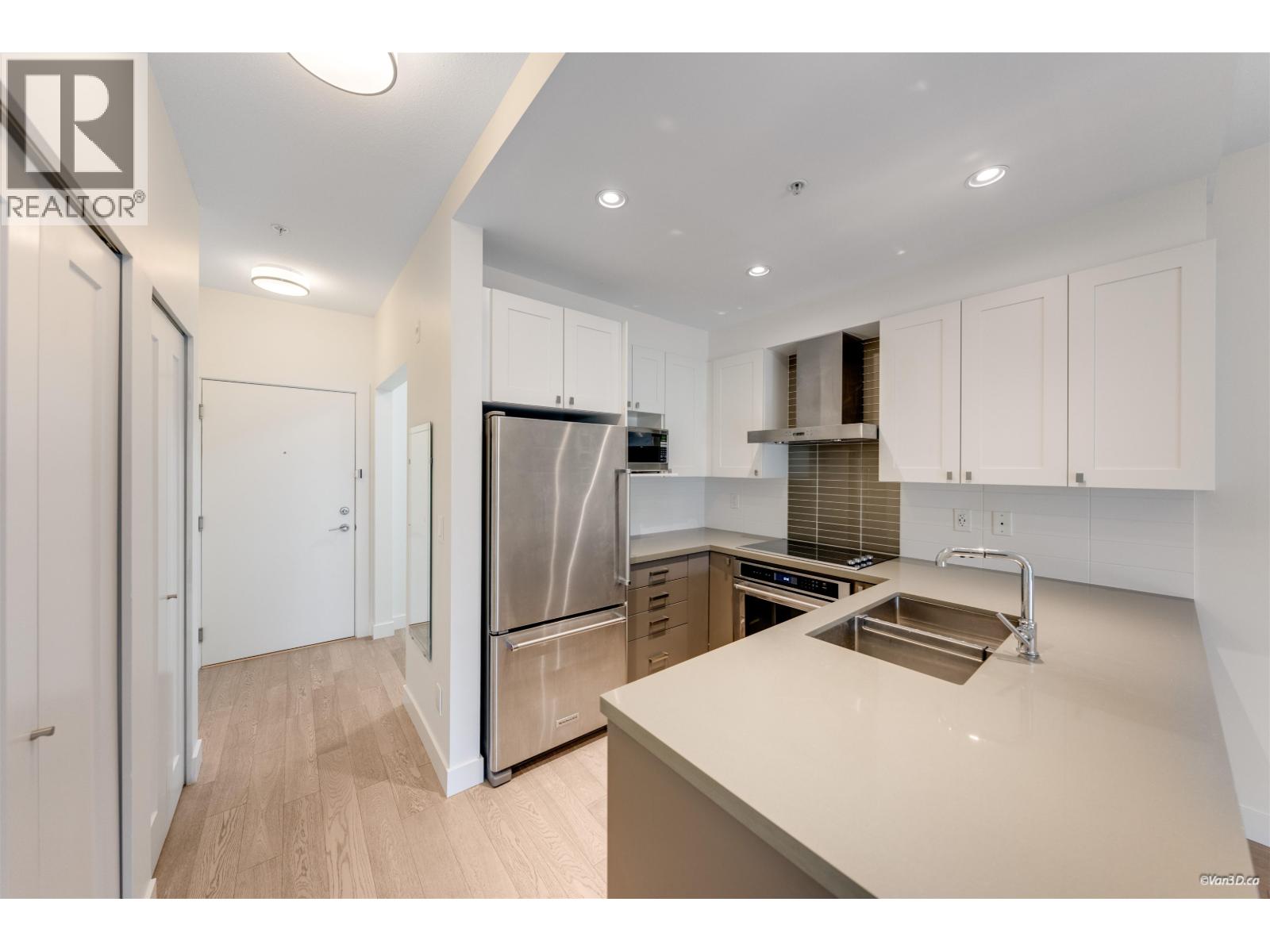 411 3399 NOEL DRIVE, Burnaby