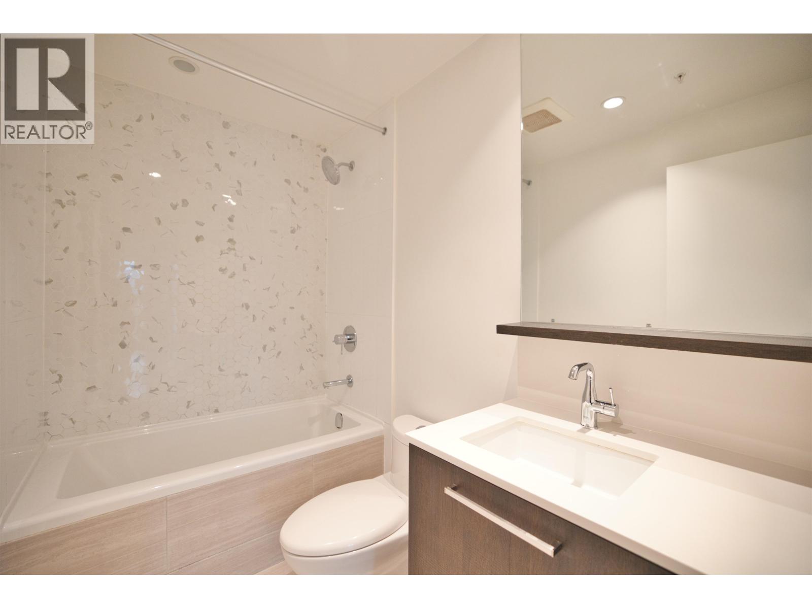 1604 567 CLARKE ROAD, Coquitlam