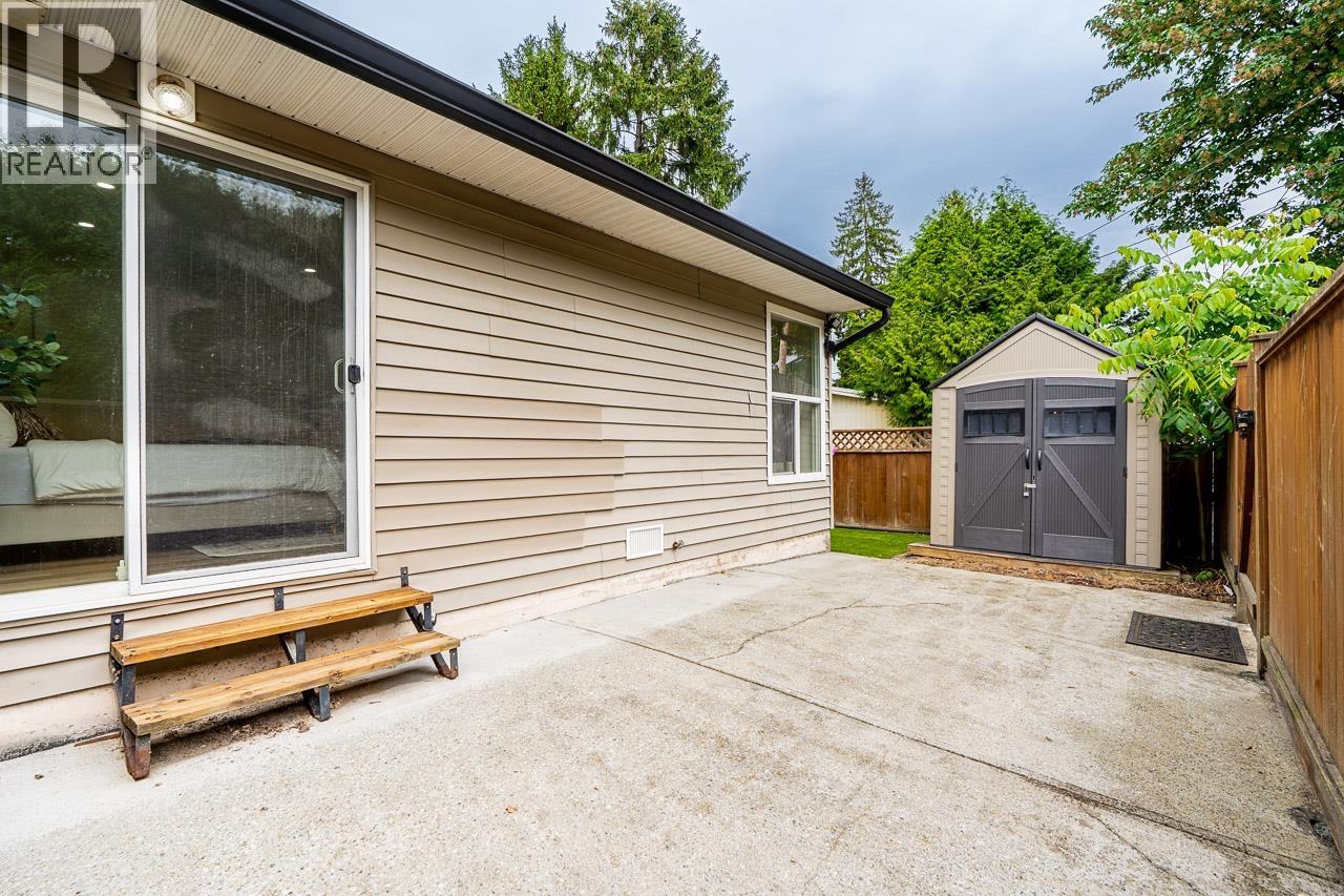 2520 GORDON AVENUE, Port Coquitlam