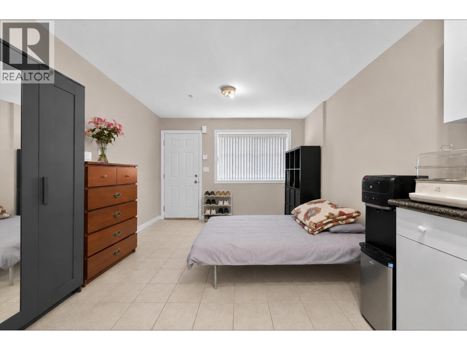 6959 CULLODEN STREET, Vancouver