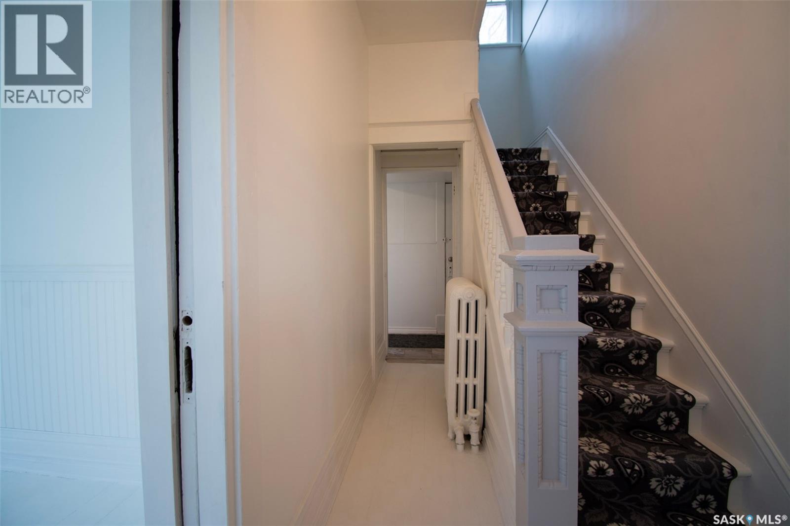 760 James STREET N - 4