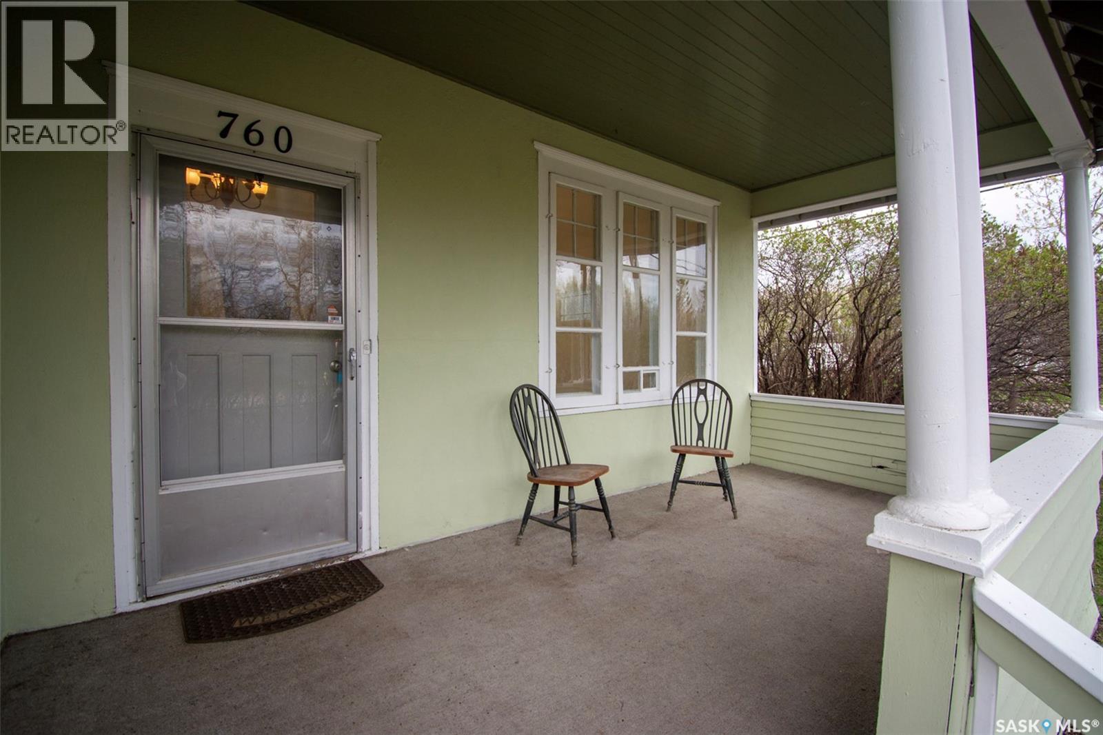 760 James STREET N - 2