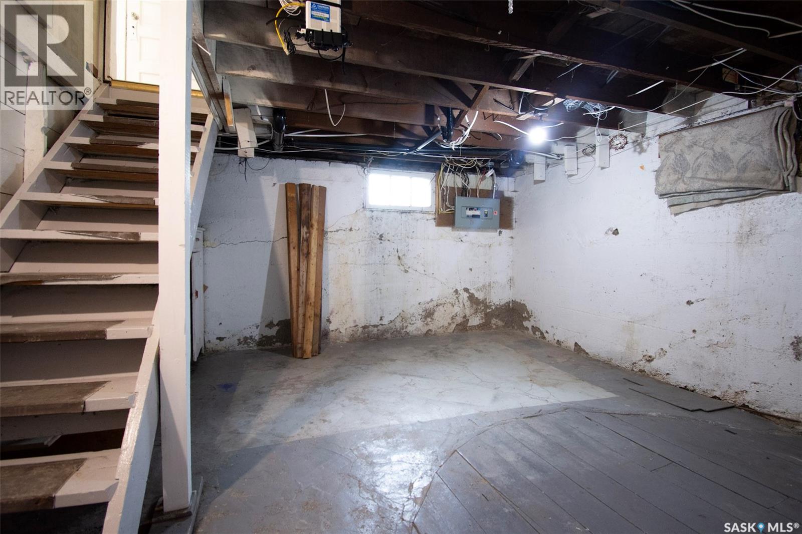 760 James STREET N - 46