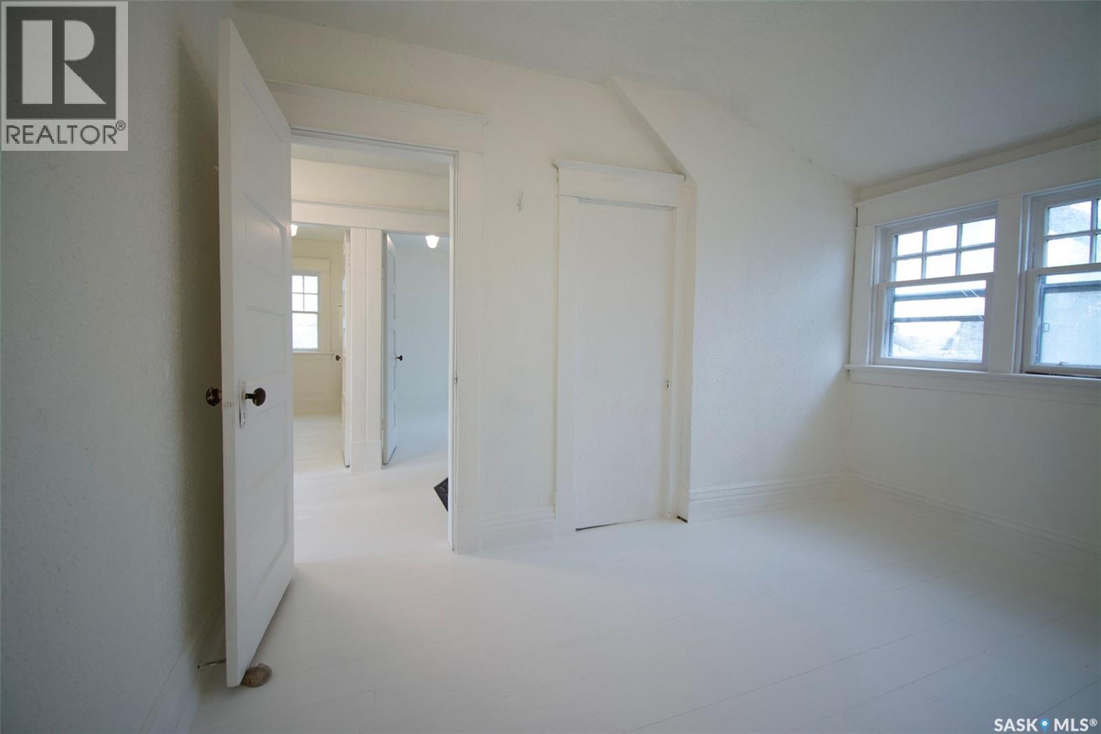 760 James STREET N - 34