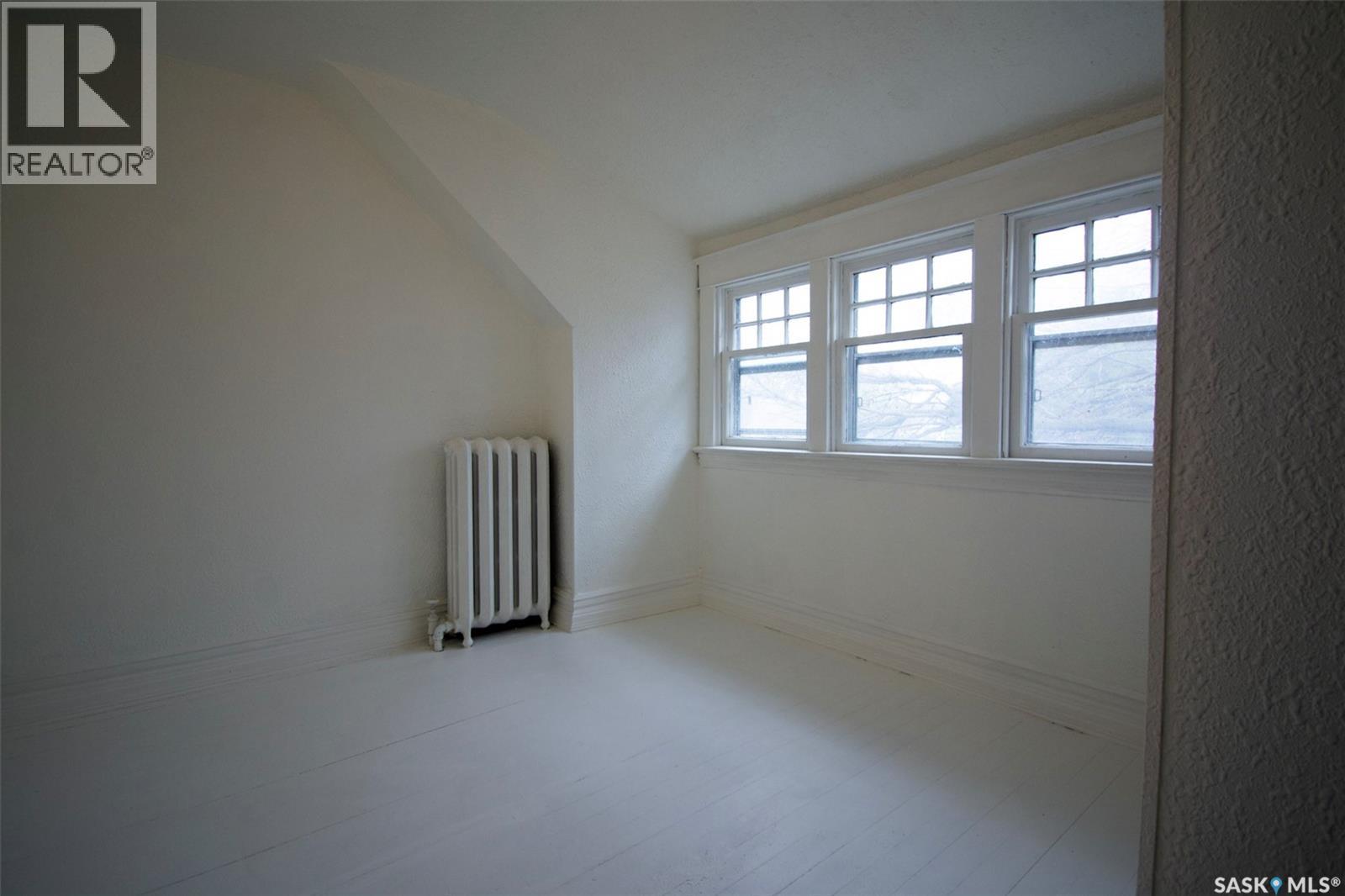 760 James STREET N - 38