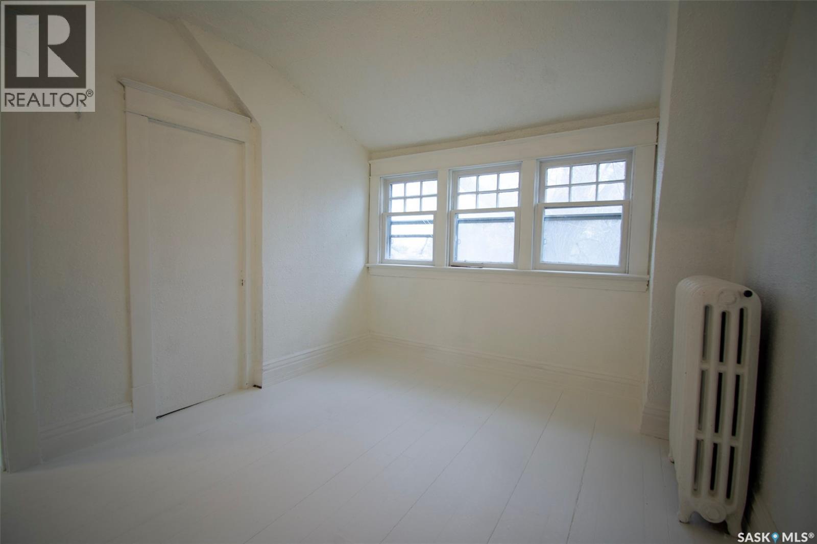 760 James STREET N - 36