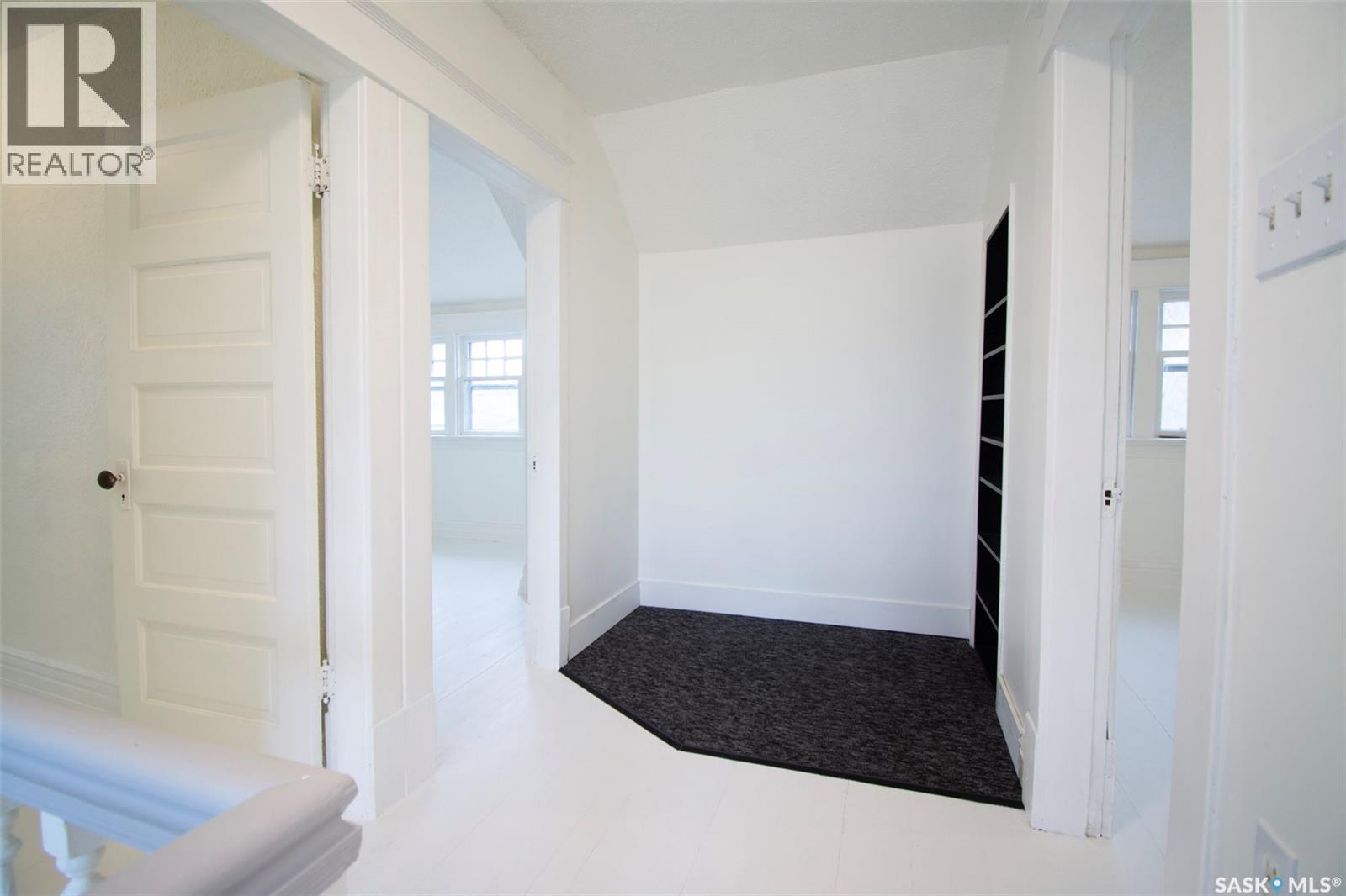 760 James STREET N - 28