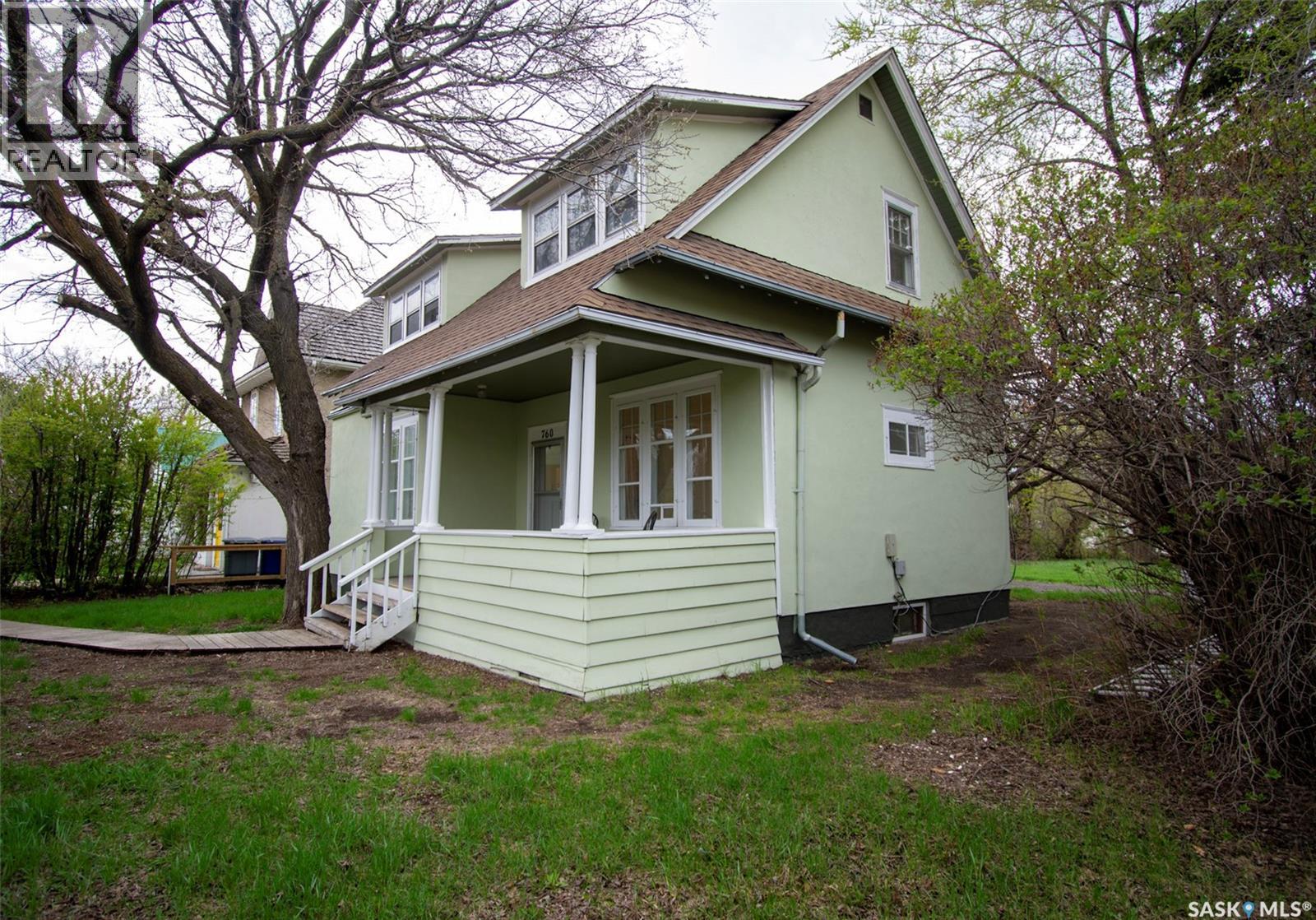 760 James STREET N - 56