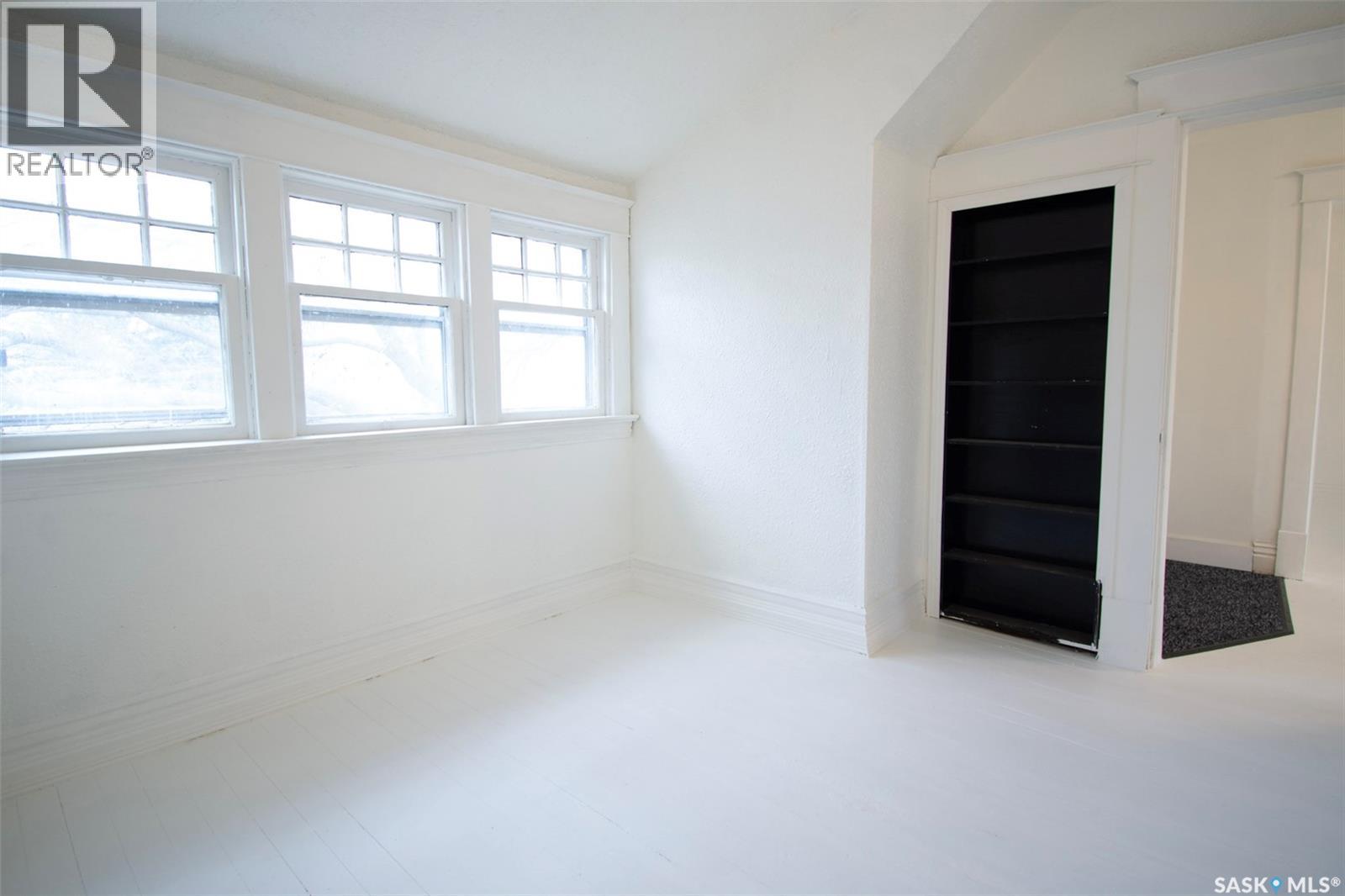 760 James STREET N - 40