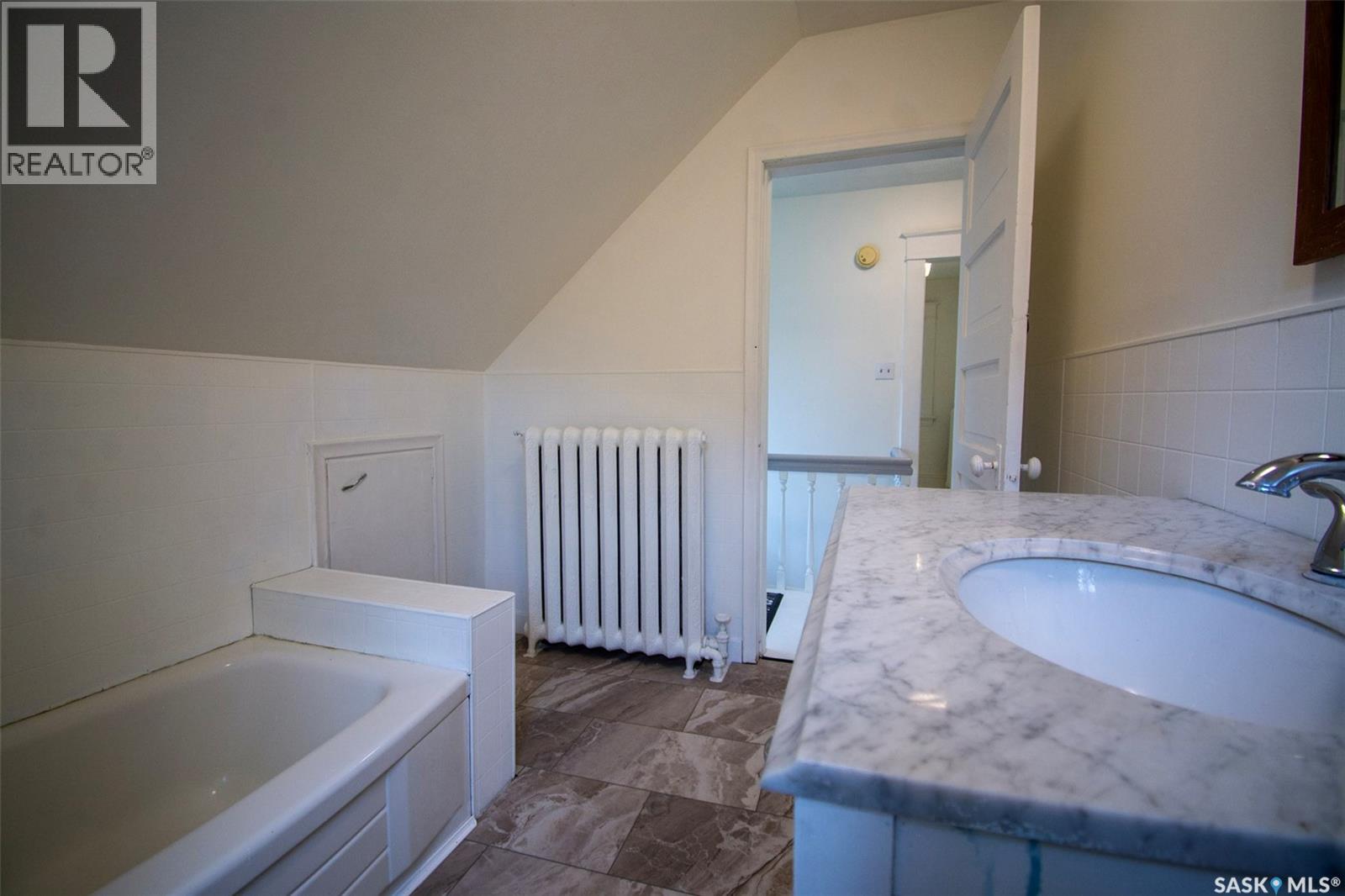 760 James STREET N - 31