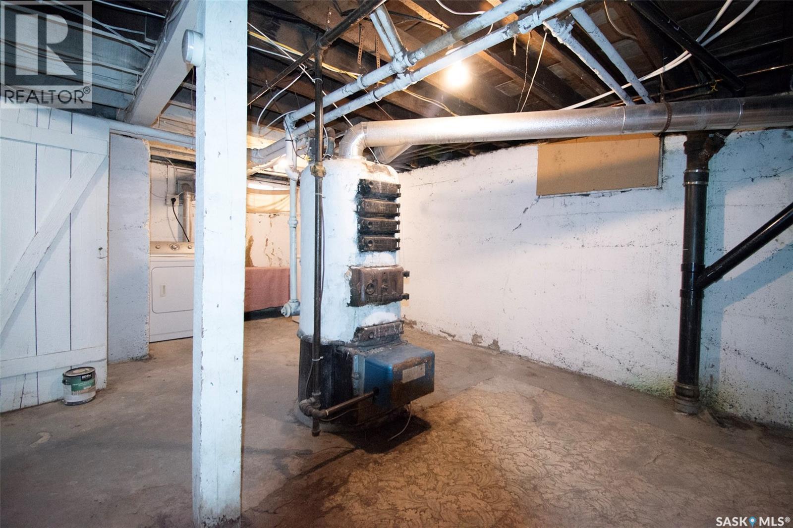 760 James STREET N - 52