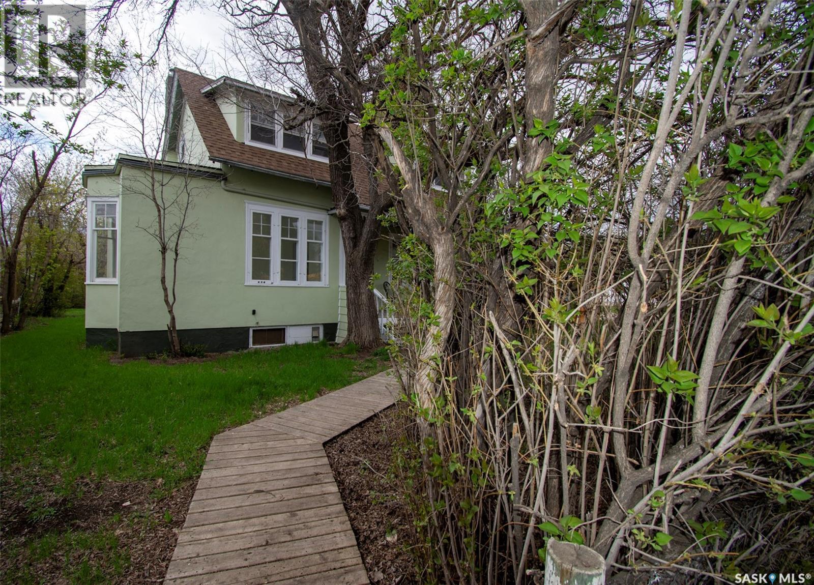 760 James STREET N - 54