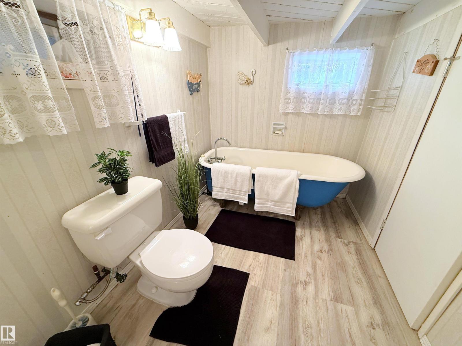 #56 4521 LAKESHORE RD - 26