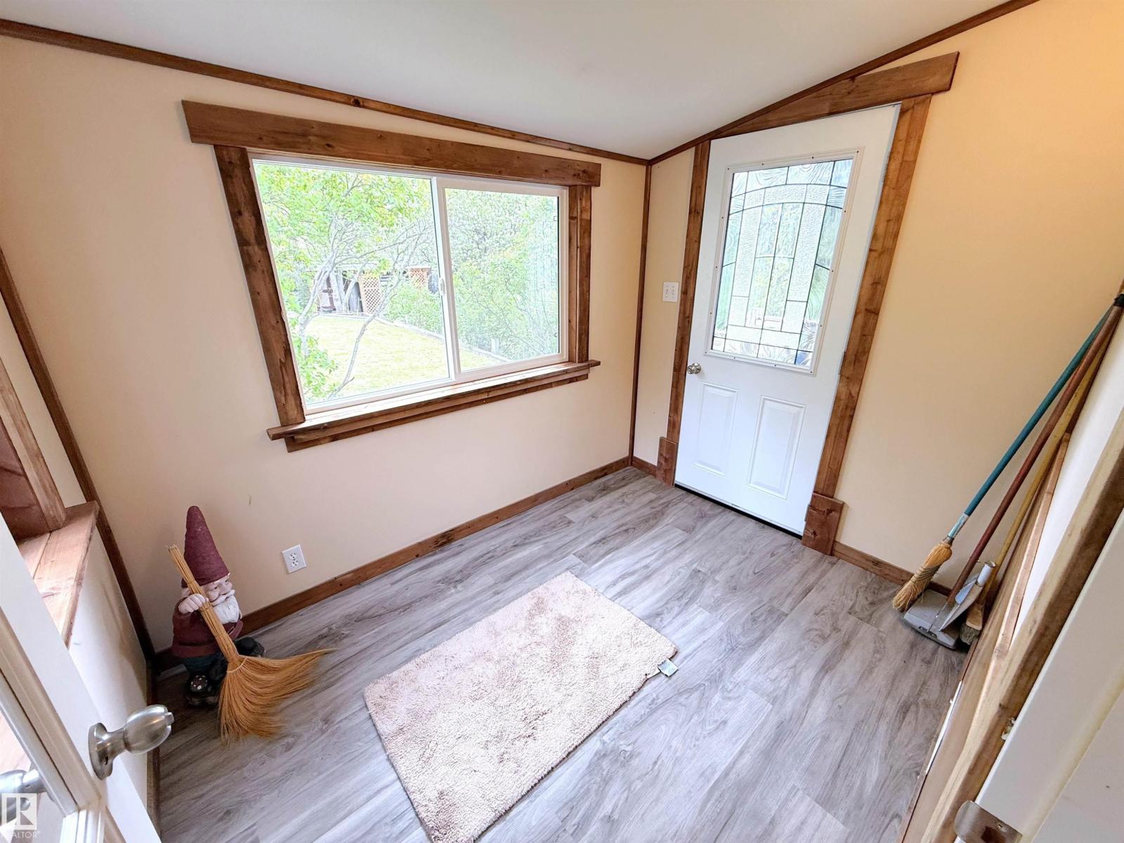 #56 4521 LAKESHORE RD - 8