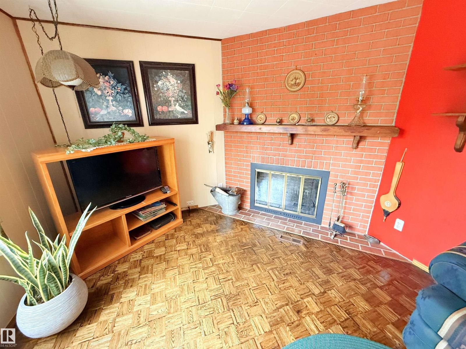 #56 4521 LAKESHORE RD - 17