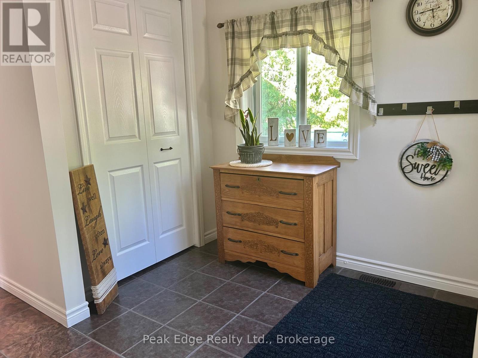 124 DOUGLAS STREET - 10