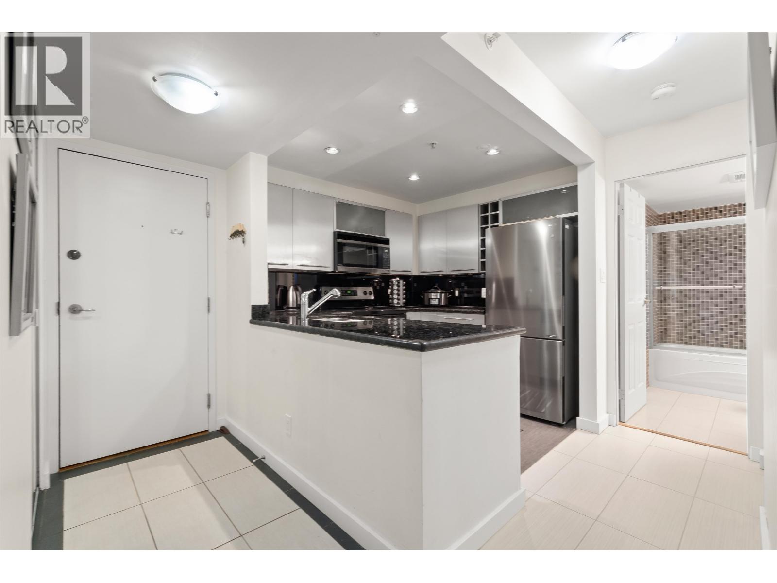 506 907 BEACH AVENUE, Vancouver