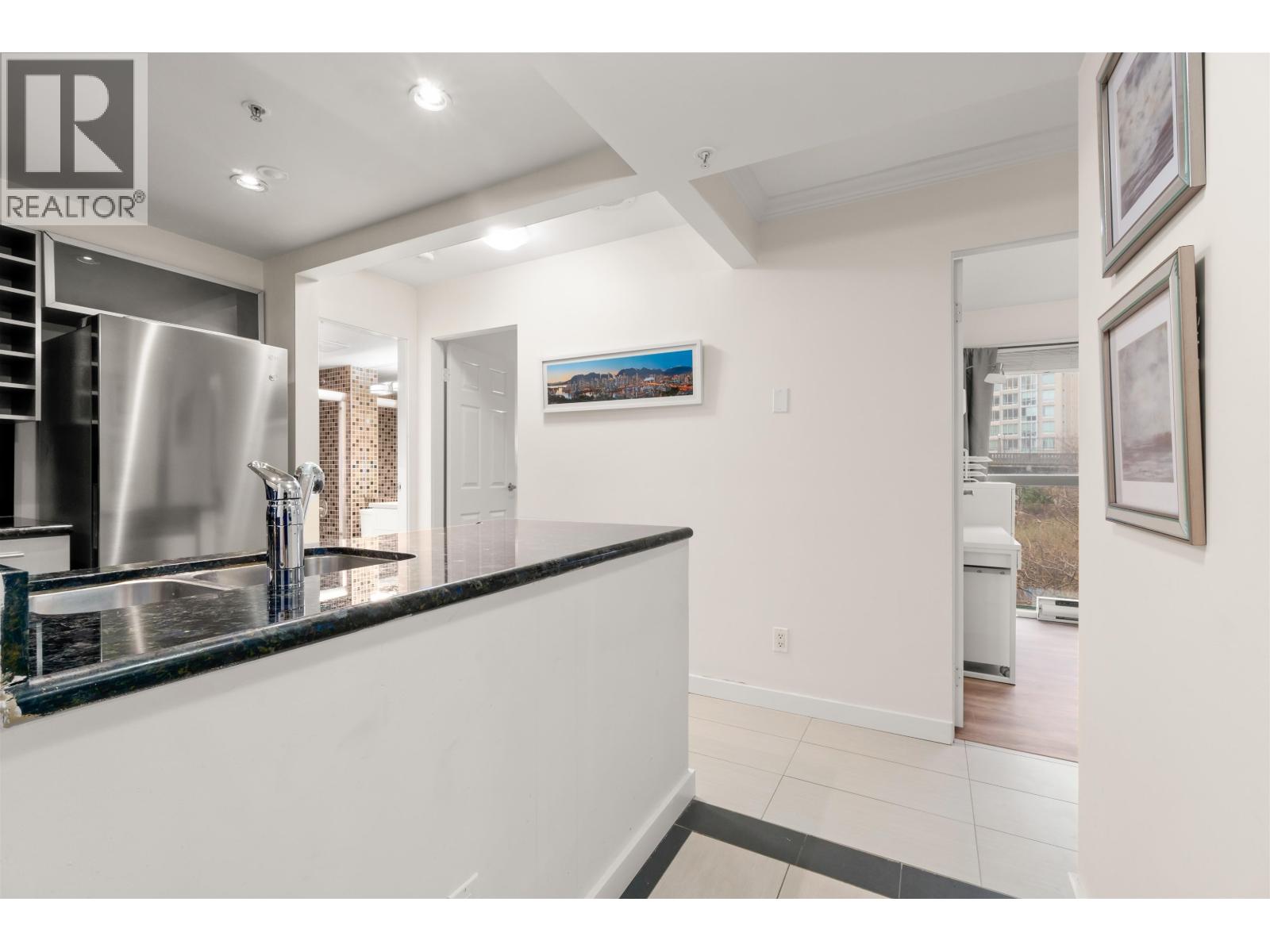 506 907 BEACH AVENUE, Vancouver
