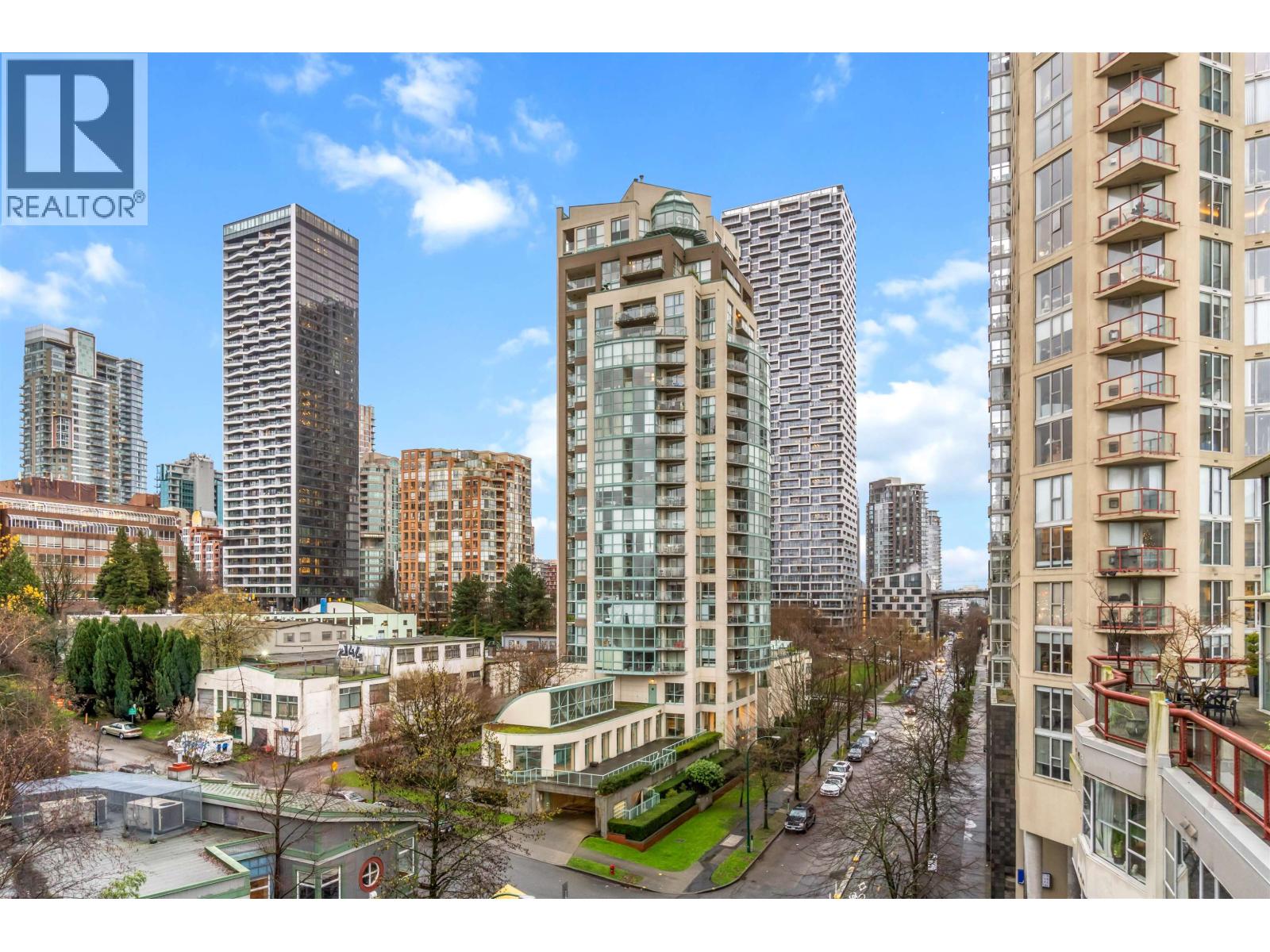 506 907 BEACH AVENUE, Vancouver