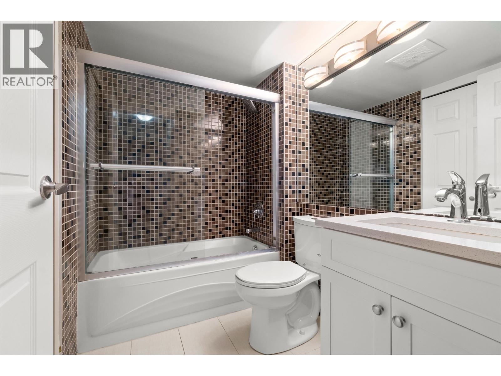 506 907 BEACH AVENUE, Vancouver