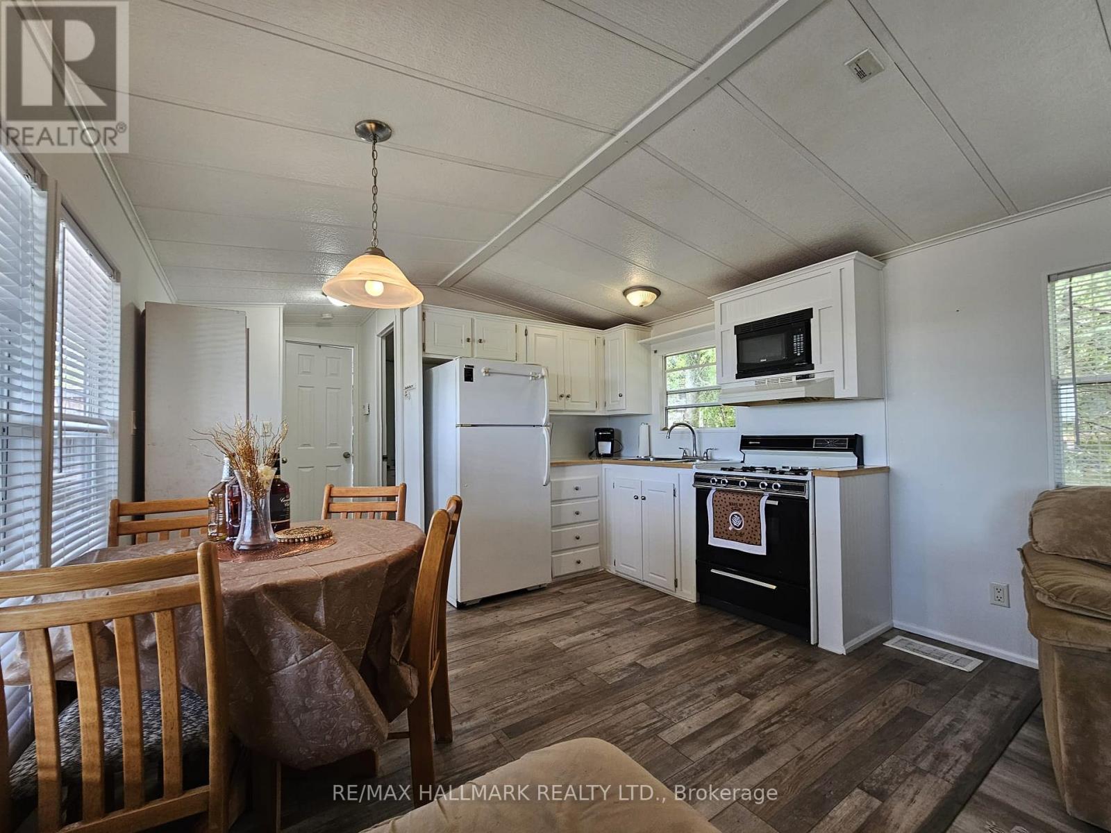 78 LINDSAY ROAD - 47
