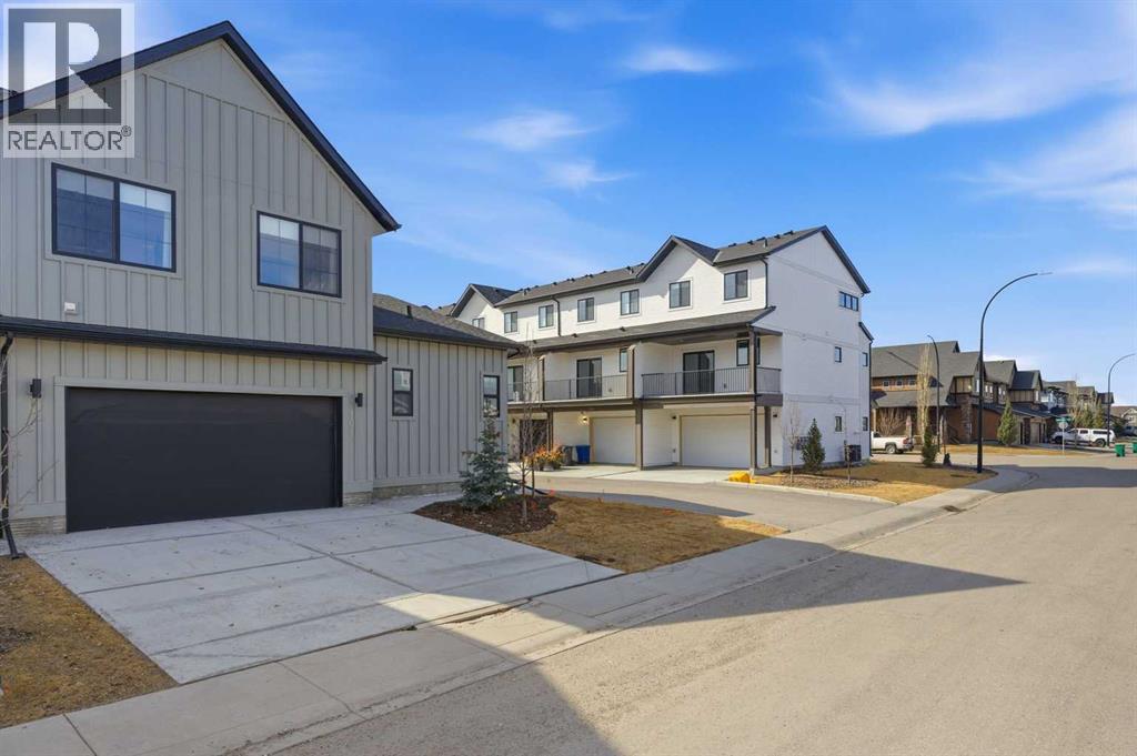 #101 201 Cooperswood Green SW - 4