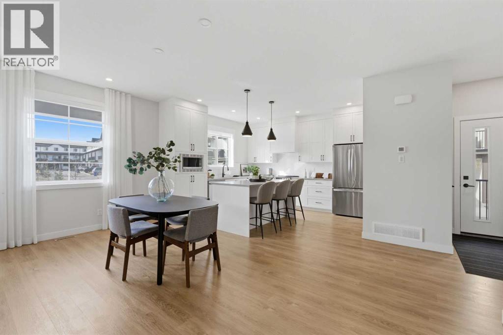 #101 201 Cooperswood Green SW - 18