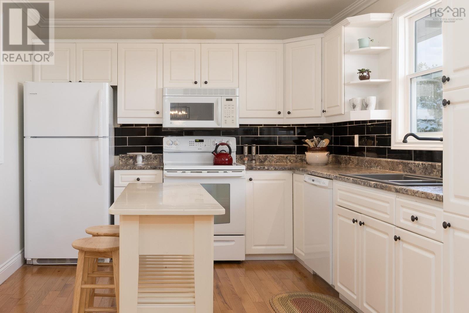 467 Old Sackville Road - 21