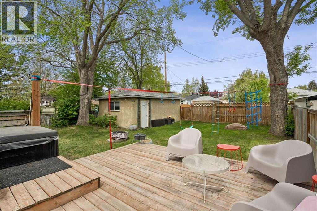 614 21 Avenue NE - 25