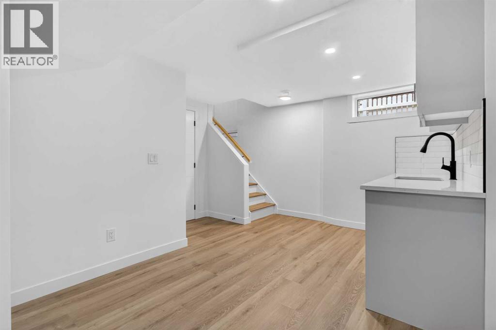 739 Sabrina Road SW - 18