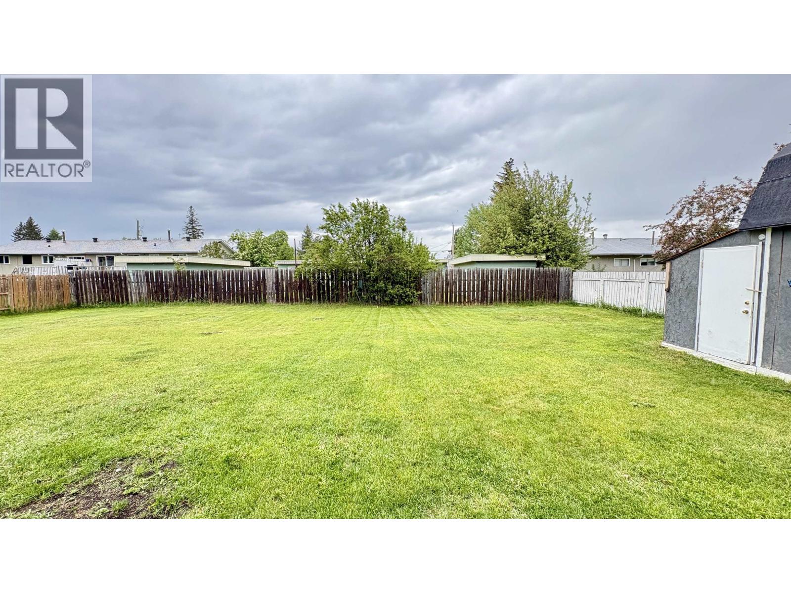 2205 REDWOOD CRESCENT - 14