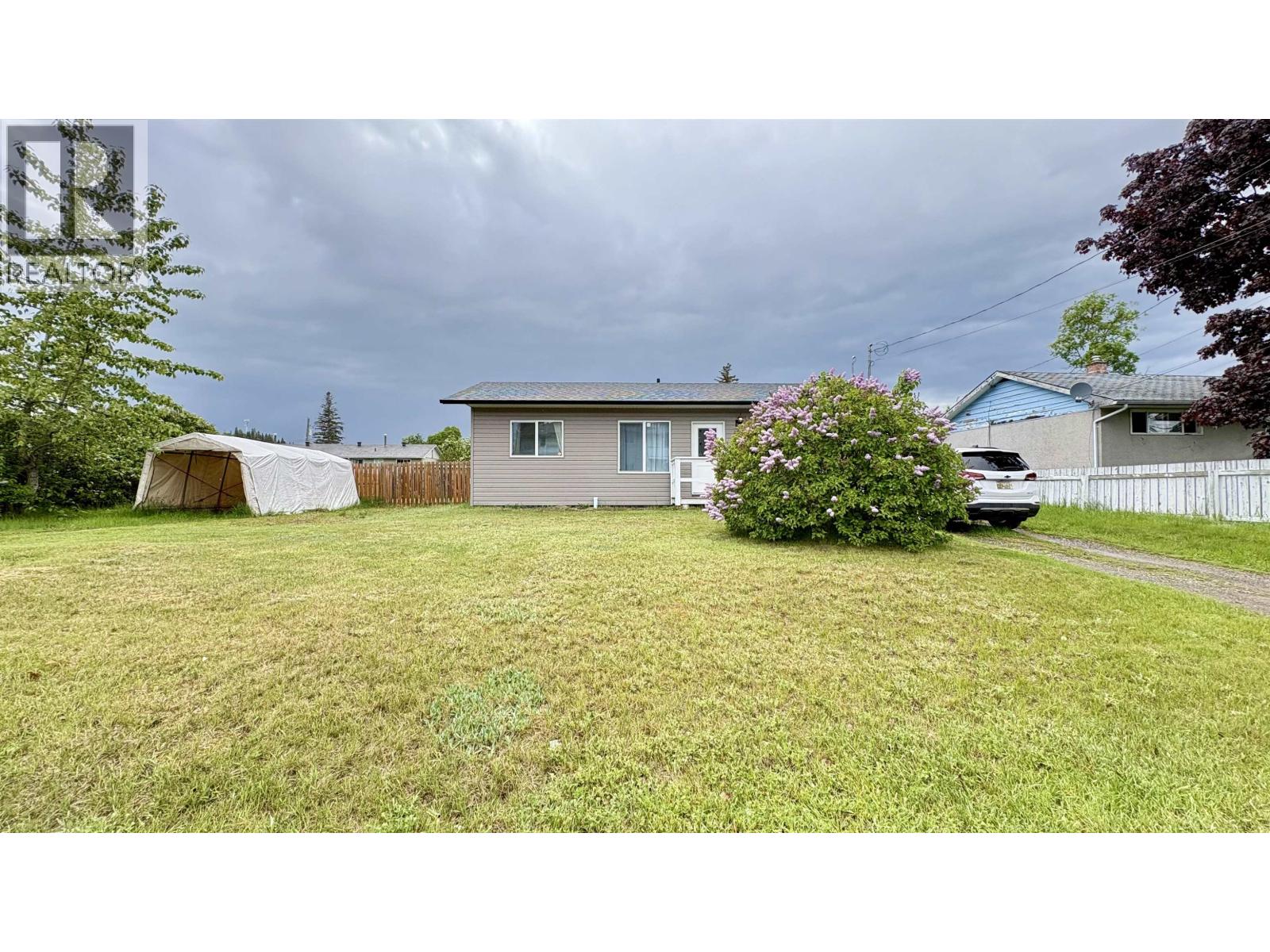 2205 REDWOOD CRESCENT - 18