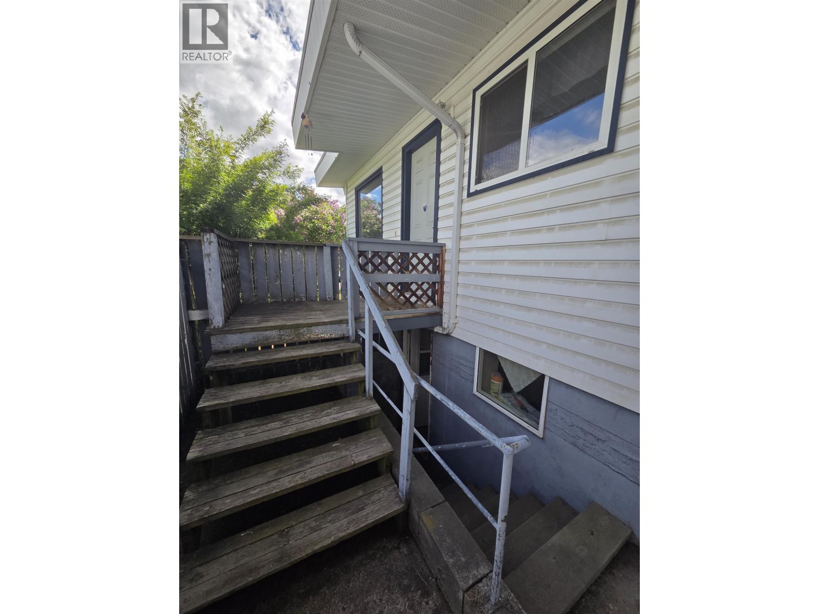 Photo 8 of 25 — 2784 FAIRVIEW CRESCENT · Prince George, BC