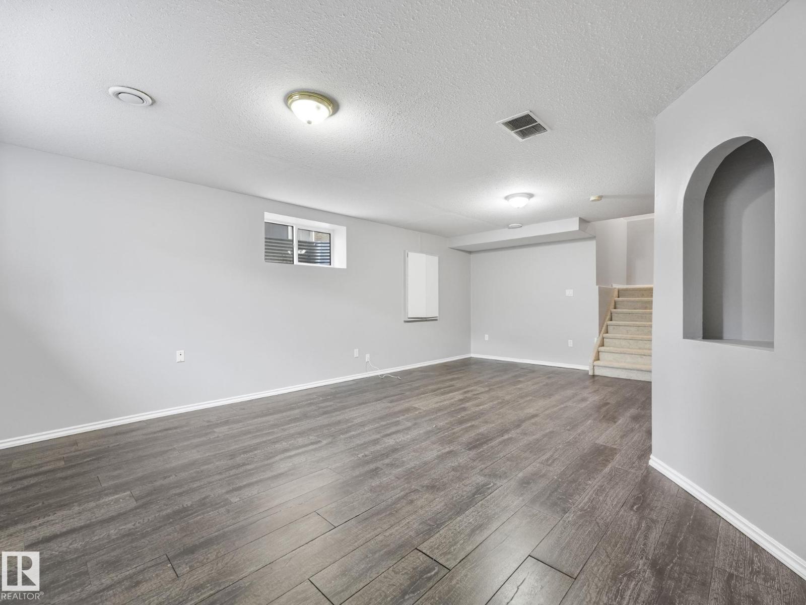 173 CASTLE DR NW - 43