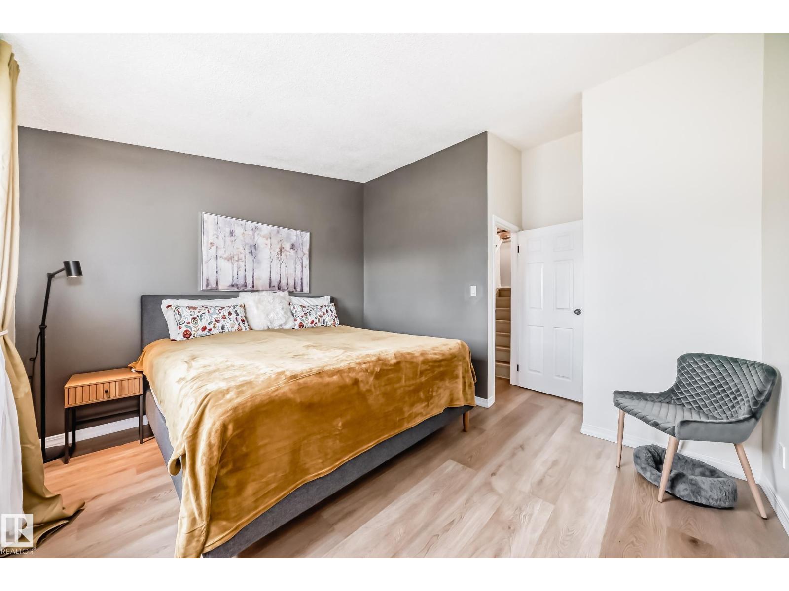 #18 9520 174 ST NW - 10