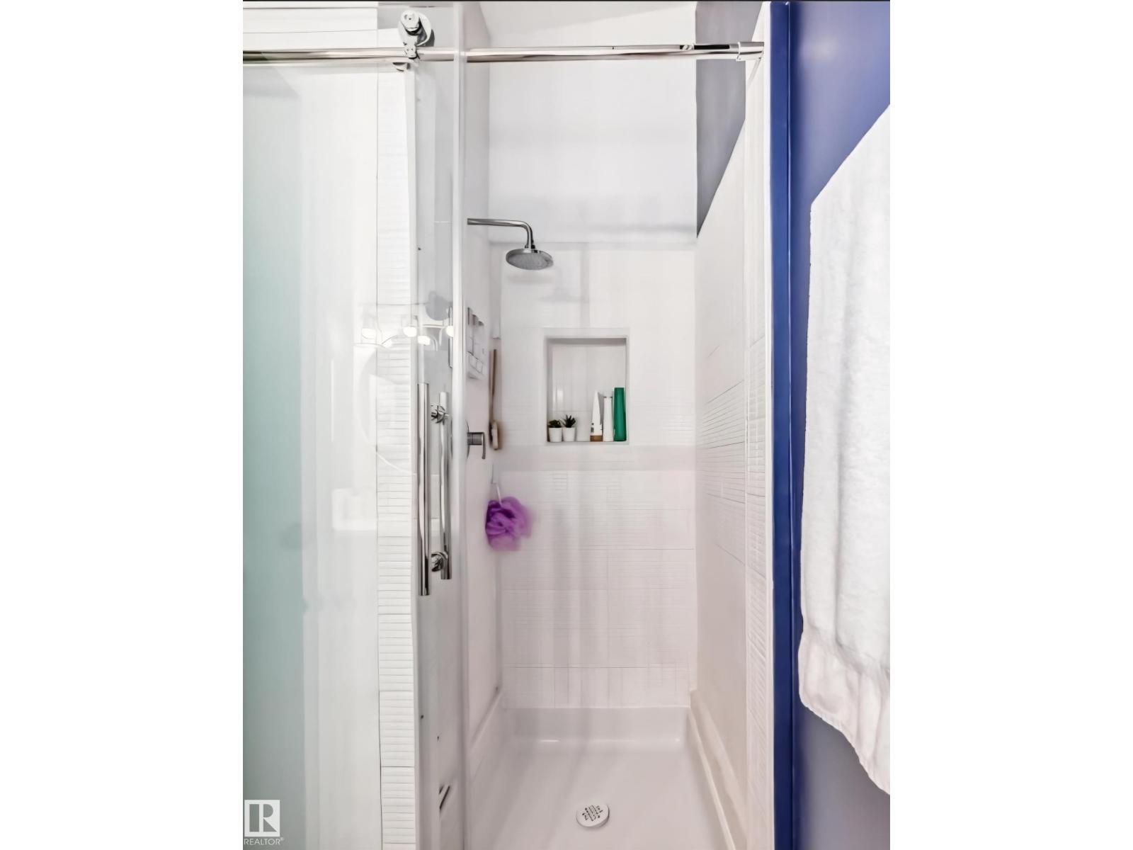 #18 9520 174 ST NW - 14