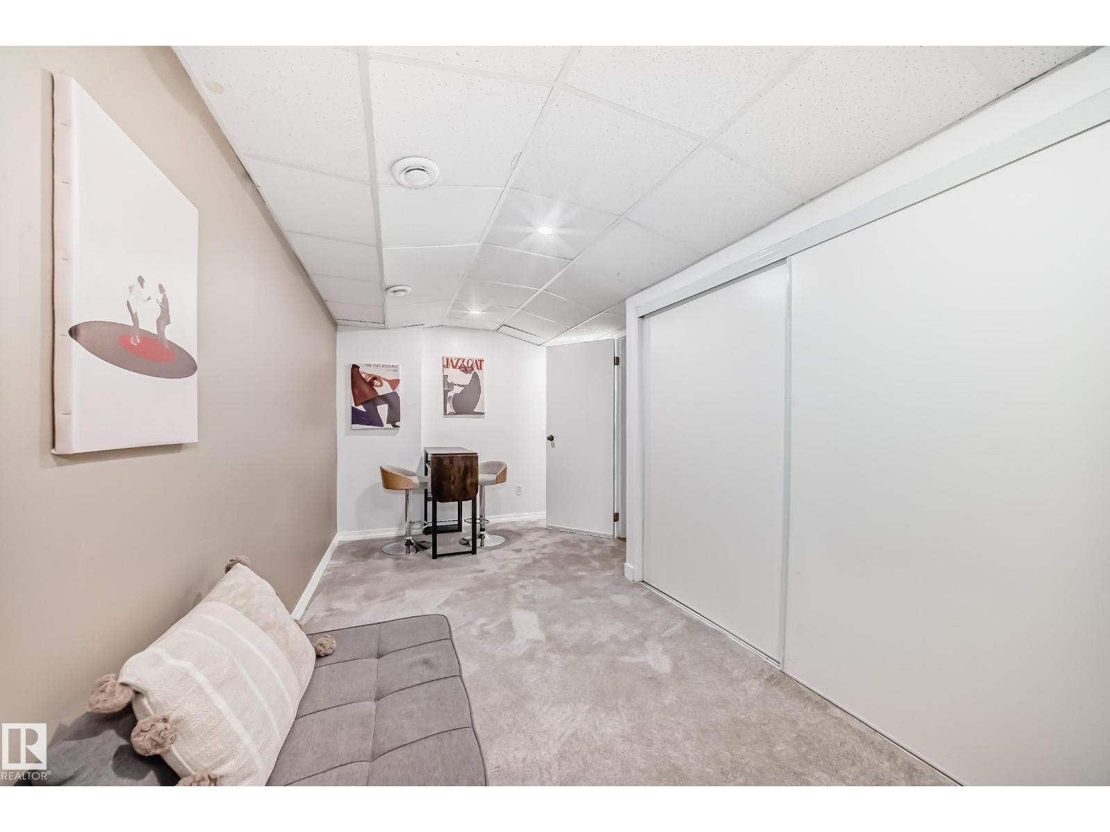 #18 9520 174 ST NW - 22