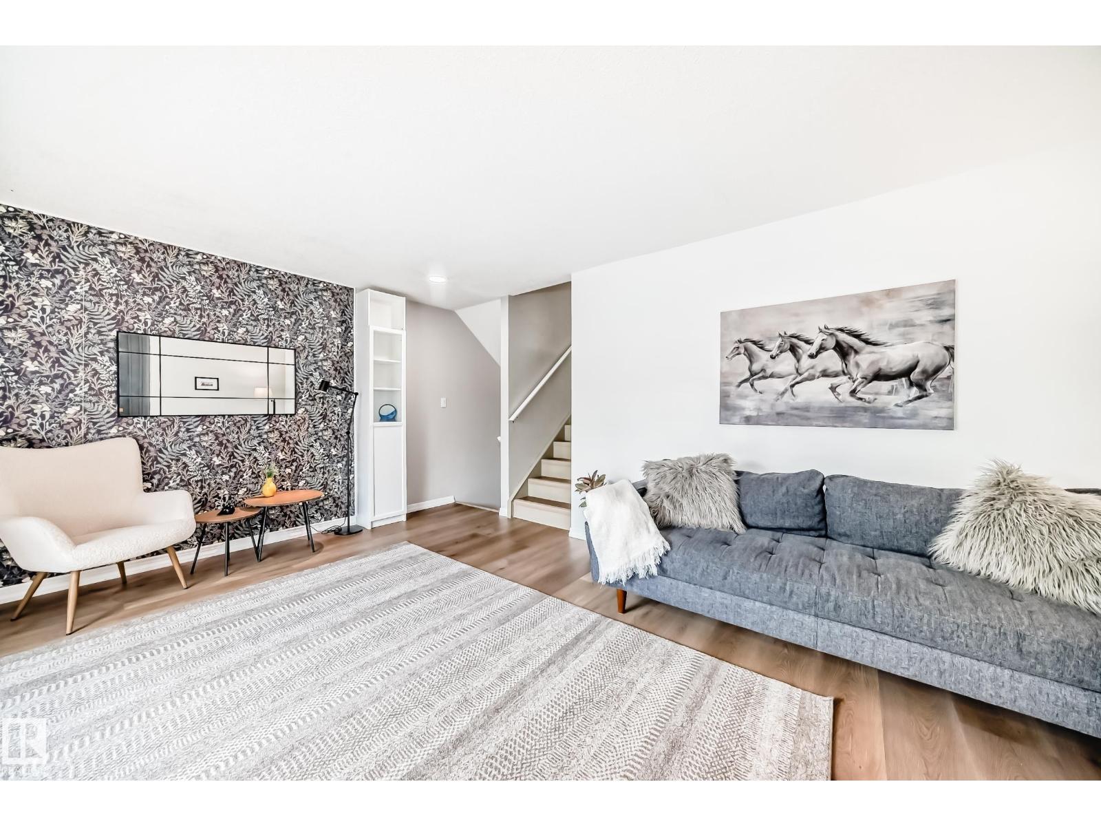 #18 9520 174 ST NW - 7