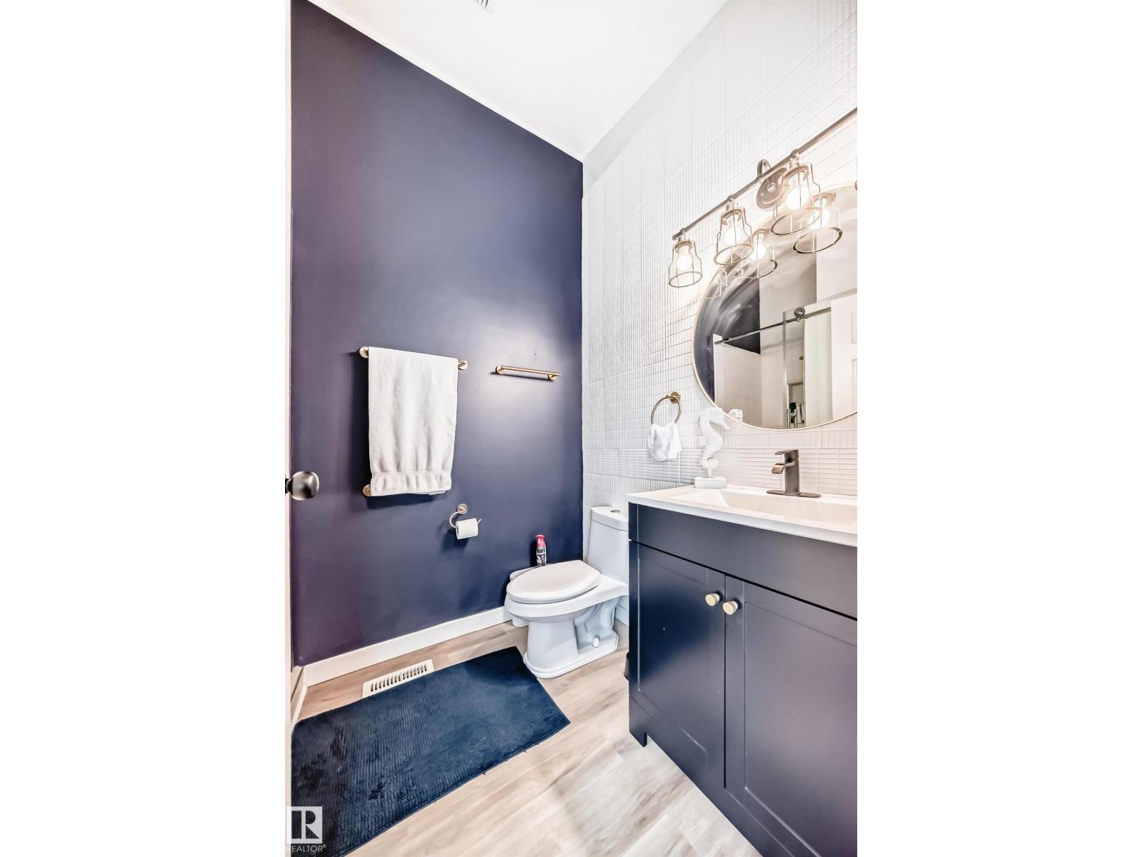 #18 9520 174 ST NW - 13