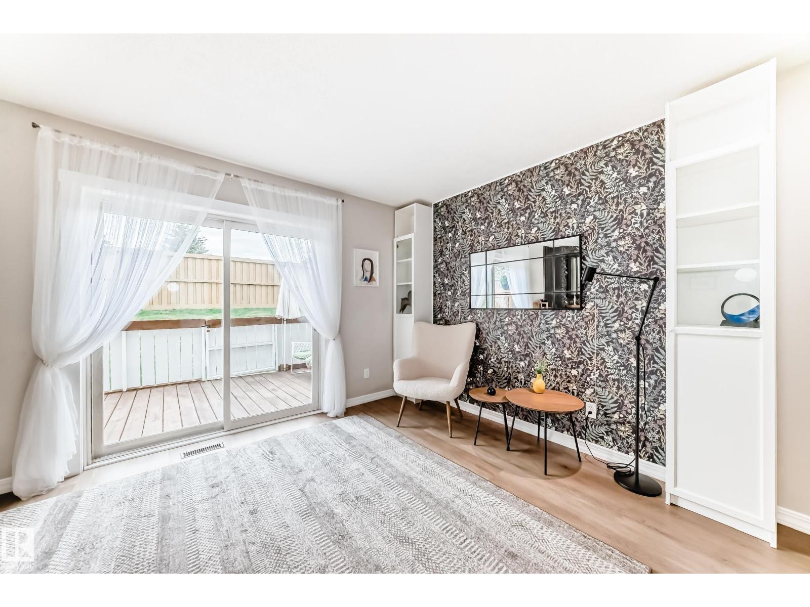 #18 9520 174 ST NW - 9