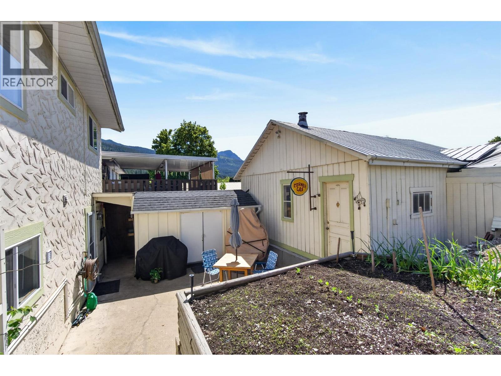 361 2 Street SE - 52